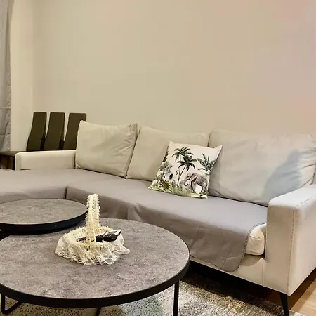 Apartmán Modern Family-size With Private Veranda-5min To The