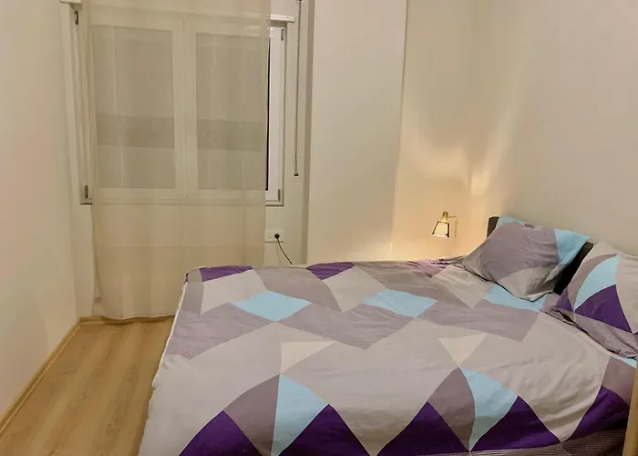 Apartmán Modern Family-size With Private Veranda-5min To The Tirana