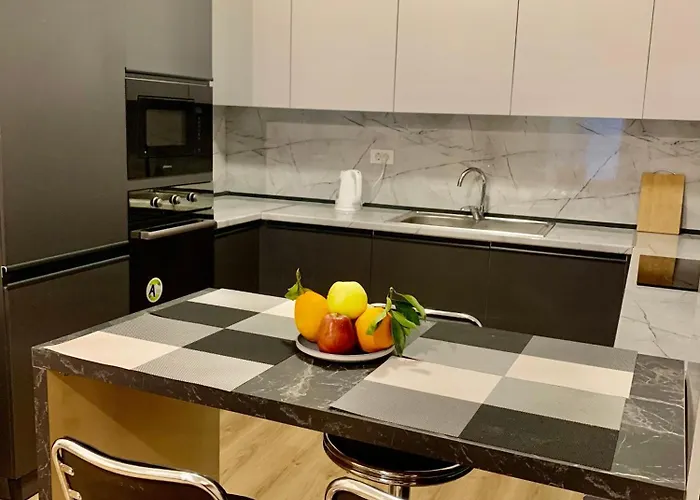 Modern Family-size With Private Veranda-5min To The