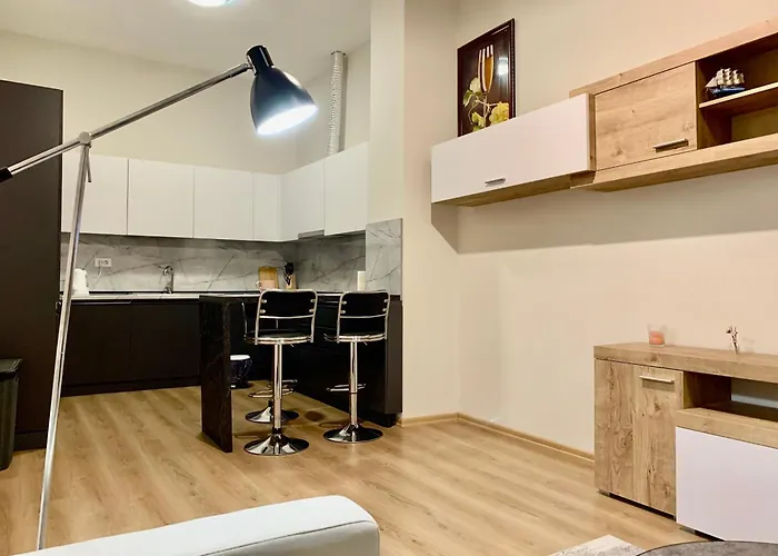 Apartmán Modern Family-size With Private Veranda-5min To The