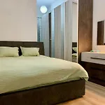 Modern Family-size With Private Veranda-5min To The Apartment Tirana