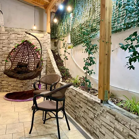Daire Modern Family-size With Private Veranda-5min To The Tiran