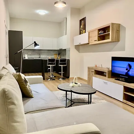 Appartement Modern Family-size With Private Veranda-5min To The *