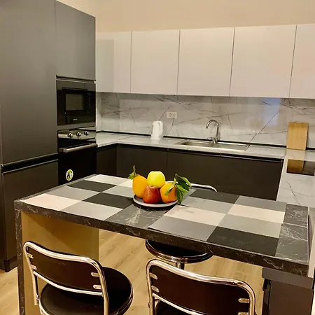 Modern Family-size With Private Veranda-5min To The