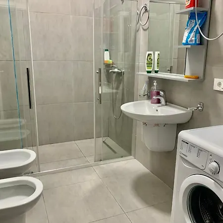 Appartamento Modern Family-size With Private Veranda-5min To The *